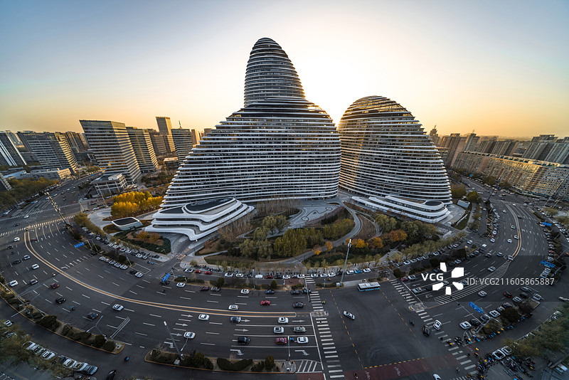 北京望京现代建筑外部和公路环岛全景图片素材
