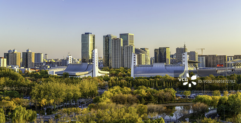 夕照下的北京奥体中心图片素材