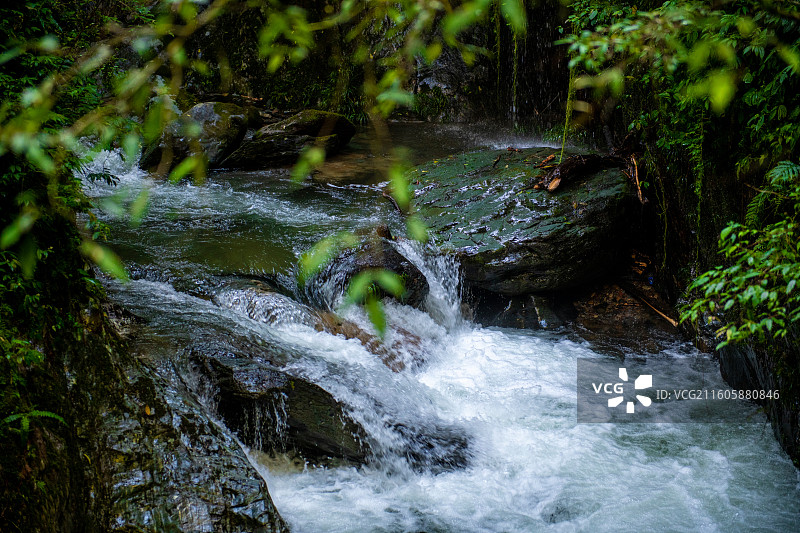 云南省玉溪市新平县嘎洒镇哀牢山石门峡风光图片素材