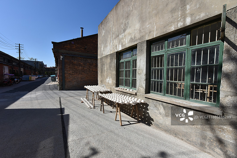 景德镇红旗瓷厂的瓷坯图片素材