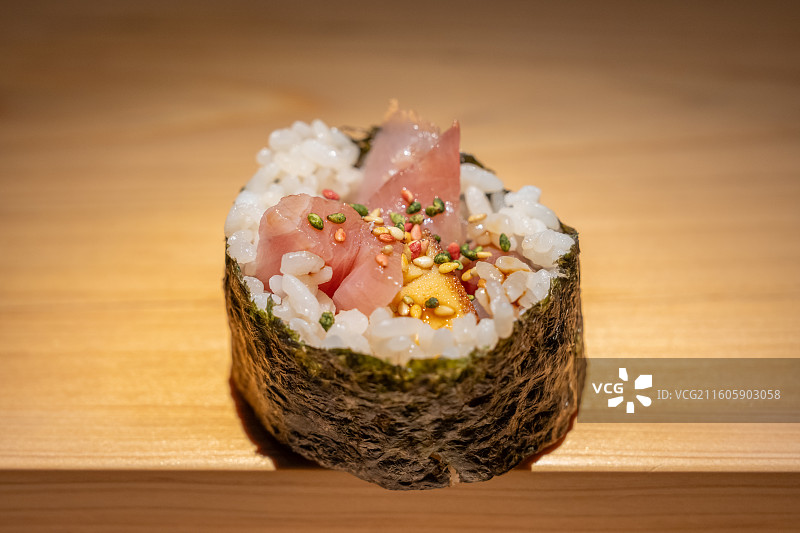 日本料理：生鱼片寿司图片素材