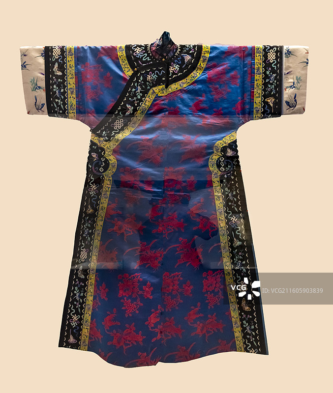 品月缎地花果纹氅衣 清 中国国家博物馆图片素材