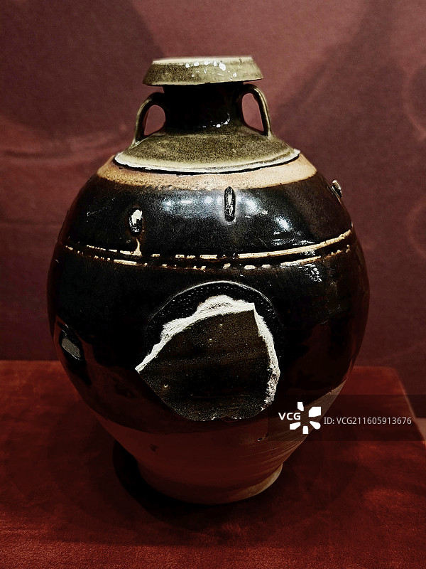 褐釉双系小口瓶 西夏 1987年宁夏灵武市磁窑堡窑址出土 宁夏博物馆藏 首都博物馆展览图片素材