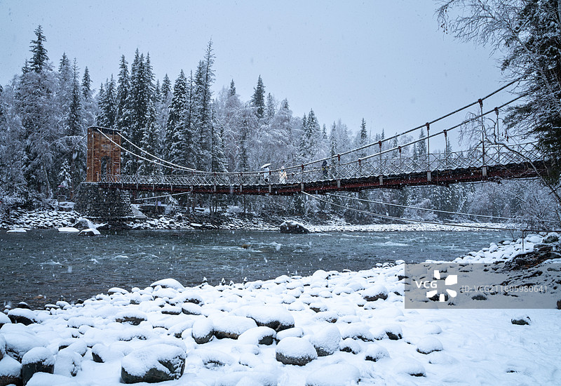 禾木援疆桥图片素材