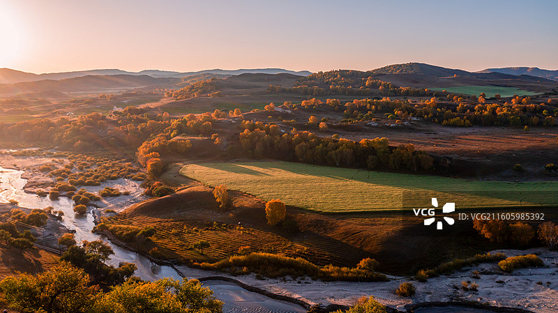 乌兰布统秋晨的第一缕阳光图片素材