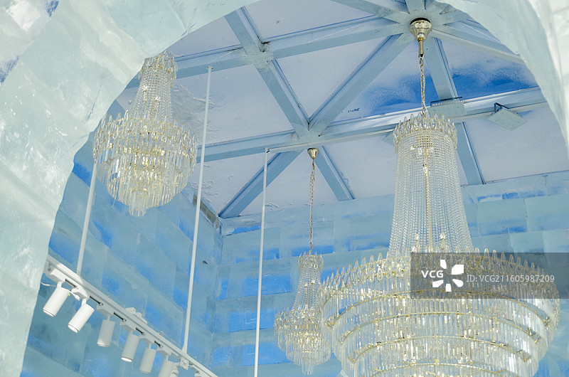 冰雪里的晶莹剔透图片素材