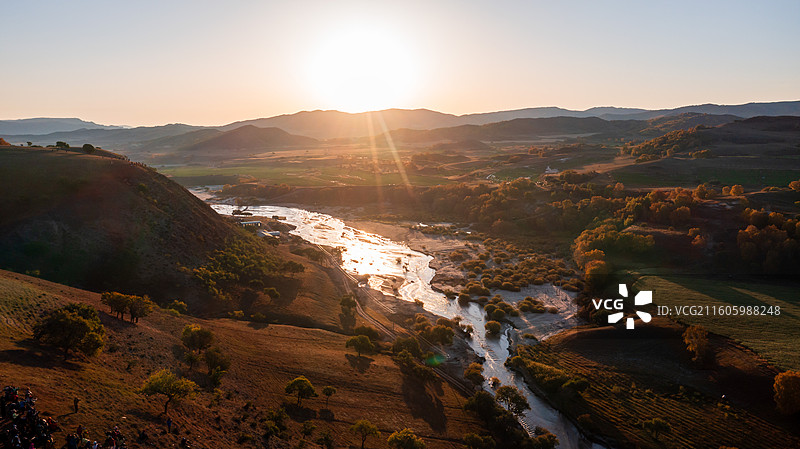 乌兰布统秋晨的第一缕阳光图片素材