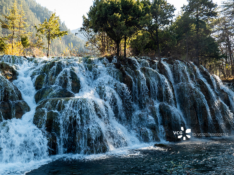 四川阿坝州九寨沟景区-双龙海瀑布图片素材