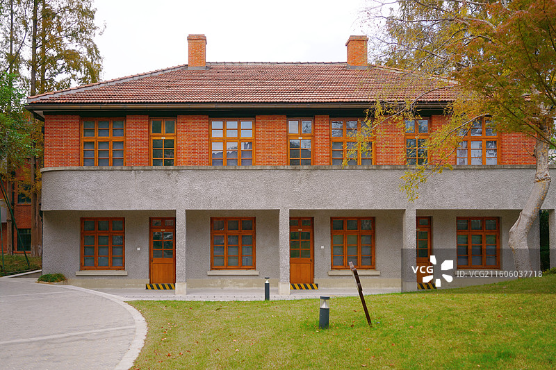 华东政法大学（长宁校区）百年群楼图片素材