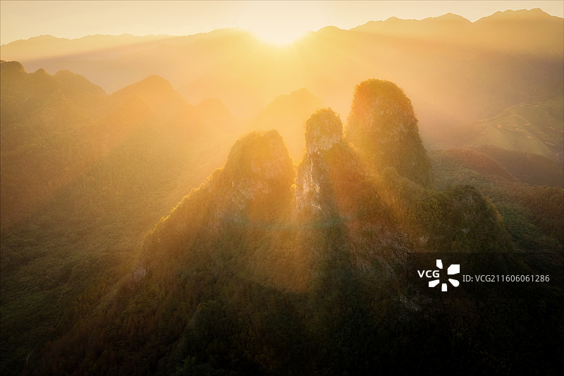 广东省清远市连南瑶族自治县广东连南万山朝王国家石漠公园图片素材