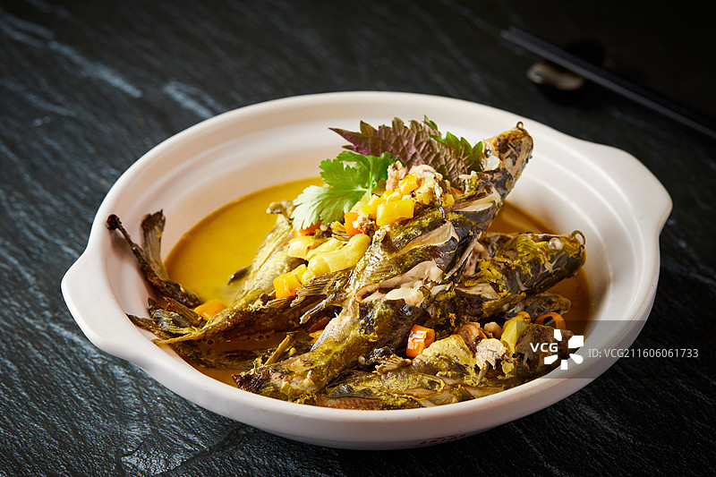 砂锅黄骨鱼图片素材