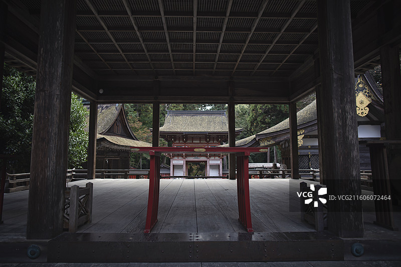 日本滋贺县日吉大社的秋季风光图片素材