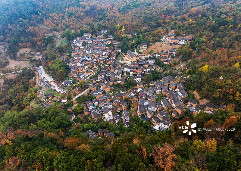 安徽黄山歙县阳产土楼秋天图片素材