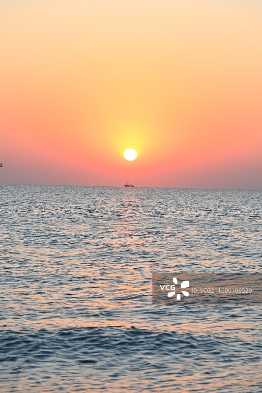 秦皇岛昌黎县阿那亚黄金海岸日出时分图片素材