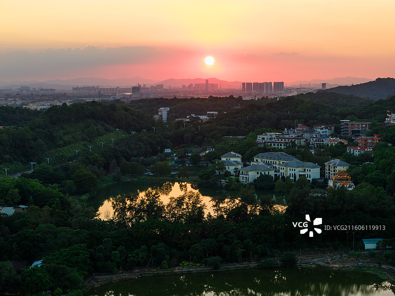 佛山市顺德区大良街道仙泉湖、顺峰山脚图片素材