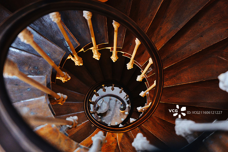 螺旋-法国巴黎西郊 大仲马别墅--基督山城堡内的旋转楼梯图片素材