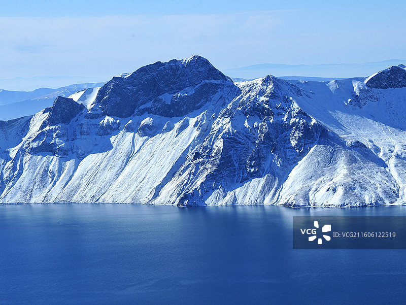 冬季白雪皑皑的吉林长白山天池北坡景色图片素材