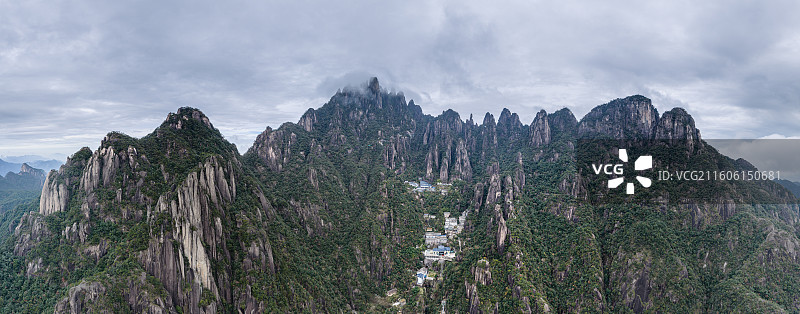江西省上饶市最美峰林第一仙山三清山图片素材