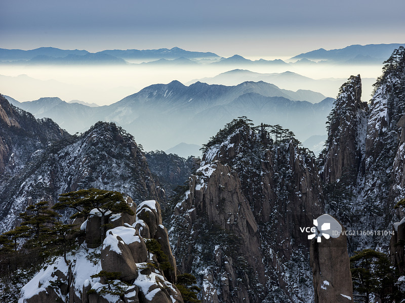 安徽省黄山市黄山区黄山景区的奇特景观图片素材