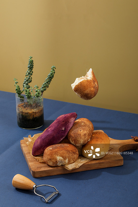 土豆红薯5粒面包图片素材