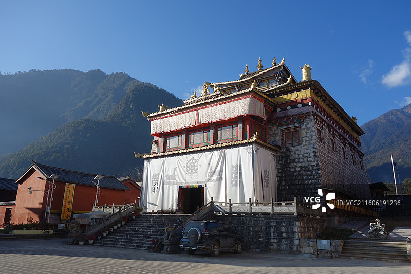 云南省怒江州贡山县G219国道丙中洛镇：东风村普化寺图片素材