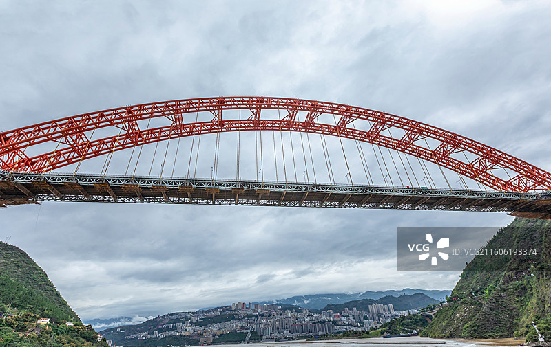 巫山县横跨山水间巫山长江公路大桥风景观图片素材