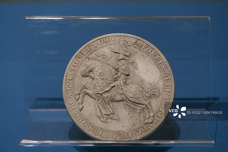 河南博物院，卢森堡特展，波西米亚国王、卢森堡伯爵约翰骑士图章，彩釉陶图片素材