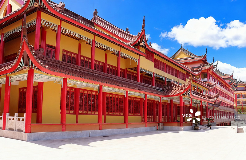 绍兴上虞秀峰寺是一座历史悠久的古刹，被誉为江南的布达拉宫，是上虞地区重要的宗教、文化和旅游胜地图片素材