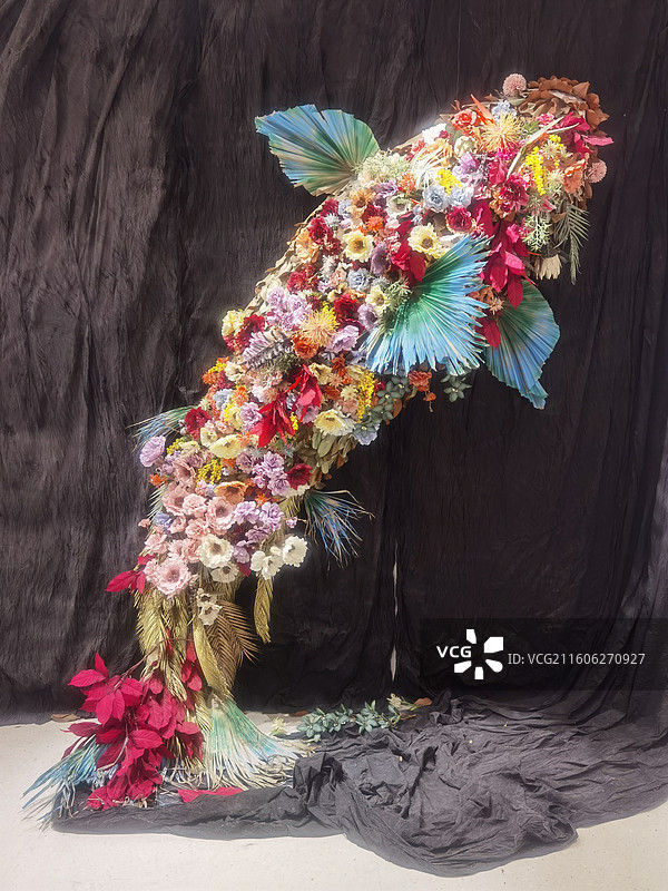 陕西省西安市案板街易俗社文化街区秦腔博物馆：花卉鲤鱼锦鲤造型图片素材