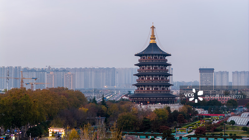 航拍河南省洛阳市老城区应天门广场夜景图片素材