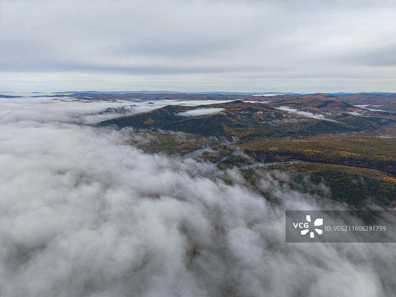 航拍白鹿岛日出云海，莫尔道嘎，内蒙古呼伦贝尔市莫尔道嘎国家森林公园图片素材