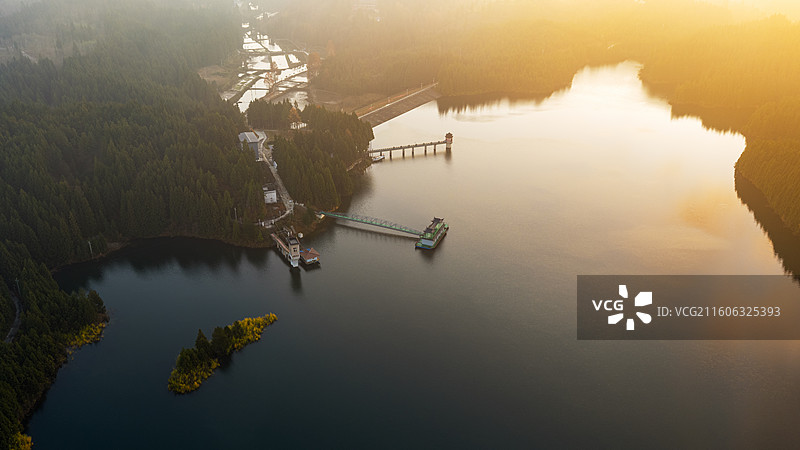 湖北利川佛宝山水库美景如画图片素材