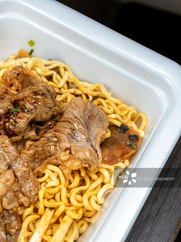 和牛与方便速食拉面图片素材