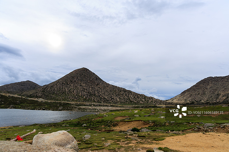 四川川西甘孜州理塘格聂南线铁匠山垭口图片素材