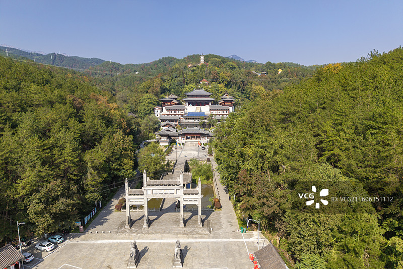 航拍安庆潜山三祖寺风光图片素材