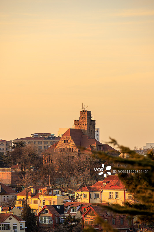山东青岛观象山公园远眺青岛观象山图片素材