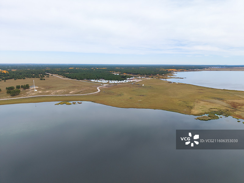 航拍下的呼和诺尔湖景区，内蒙古呼伦贝尔图片素材