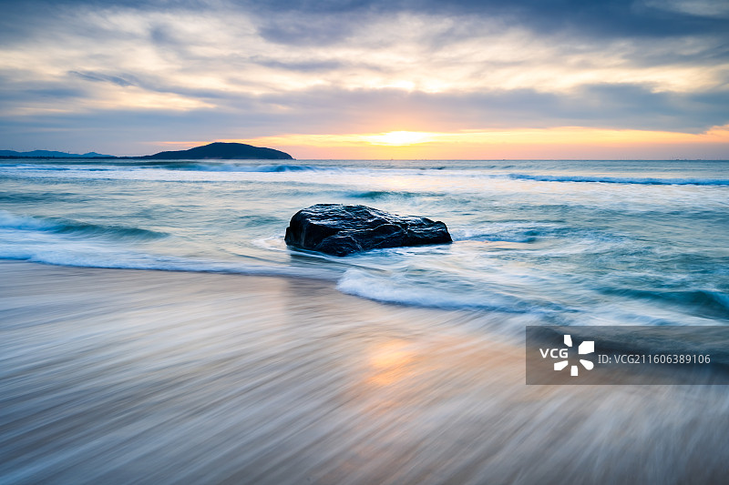 暮色磐石图片素材