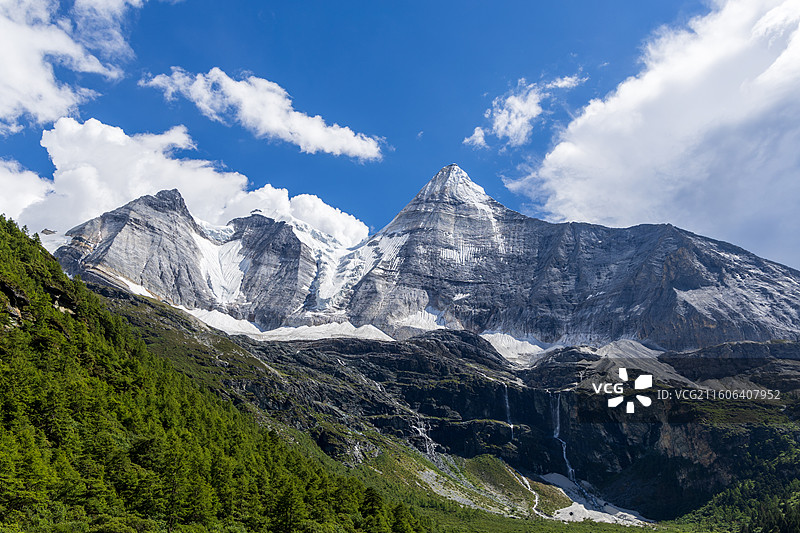 四川川西甘孜州稻城亚丁雪山美景图片素材