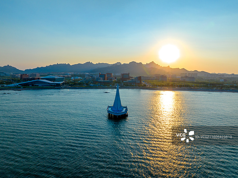 山东省青岛市黄岛区深蓝栈桥海军公园古镇口大学城中国海洋大学图片素材