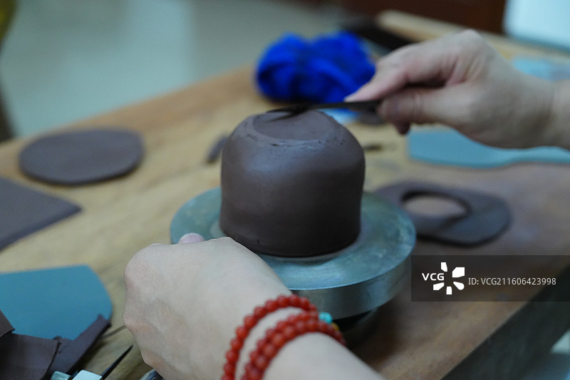 紫砂 陶艺 制作 纯手工 非遗 手工艺 手 特写 镜头图片素材