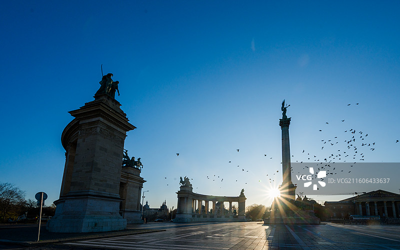 匈牙利布达佩斯英雄广场图片素材