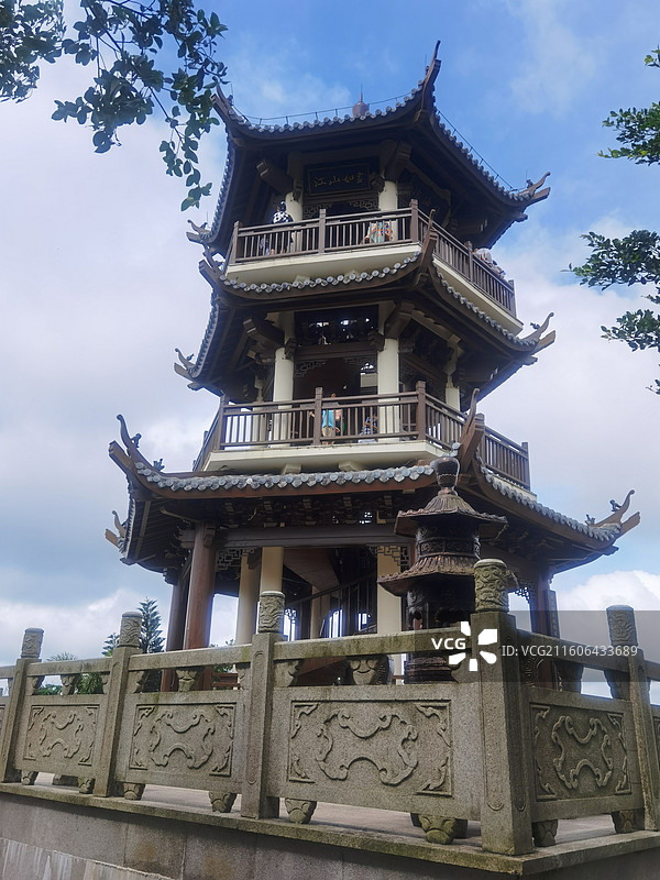 海南省三亚市热带天堂森林公园：沧海楼图片素材