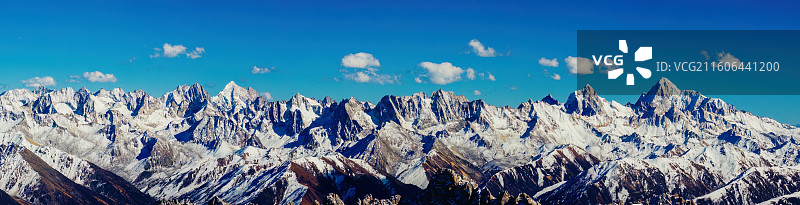 雪山群峰蓝天山脉自然风光电脑壁纸图片素材