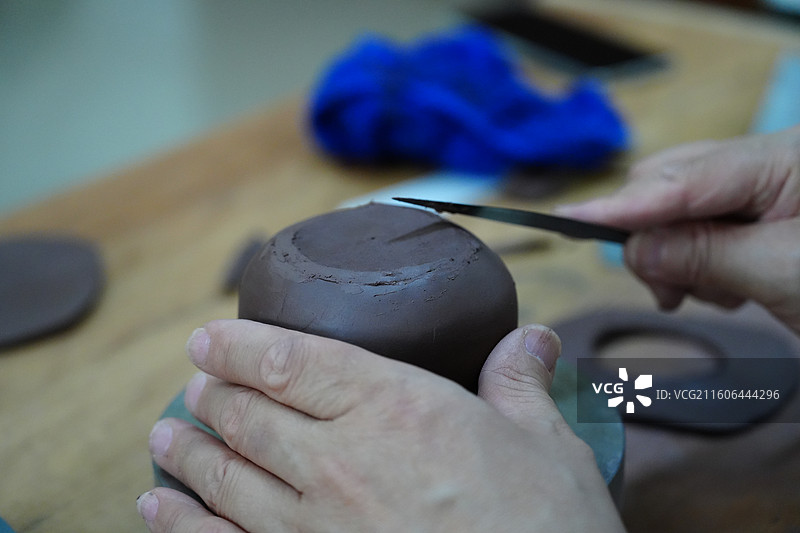 紫砂 陶艺 制作 纯手工 非遗 手工艺 手 特写 镜头图片素材
