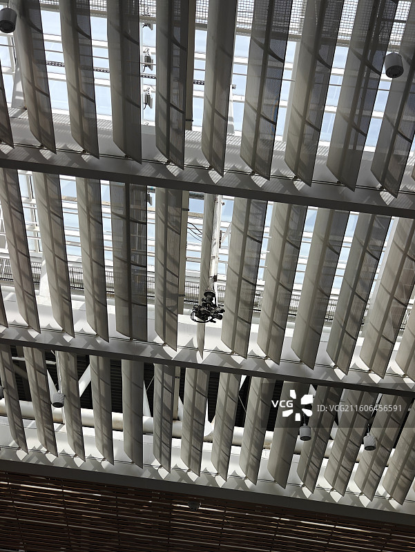 厦门高崎机场T4航站楼光影中的建筑线条美感图片素材