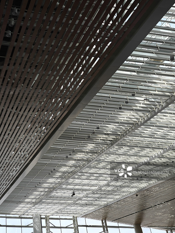 厦门高崎机场T4航站楼光影中的建筑线条美感图片素材