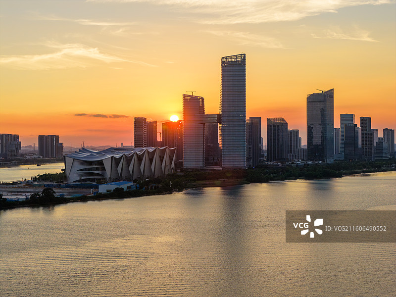 广州市南沙区明珠湾灵山岛尖CBD夕阳城市风光航拍图片素材