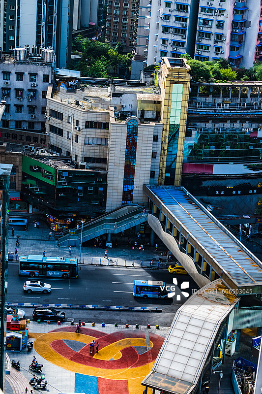 重庆南坪街景，山城立体画卷在白日舒展图片素材