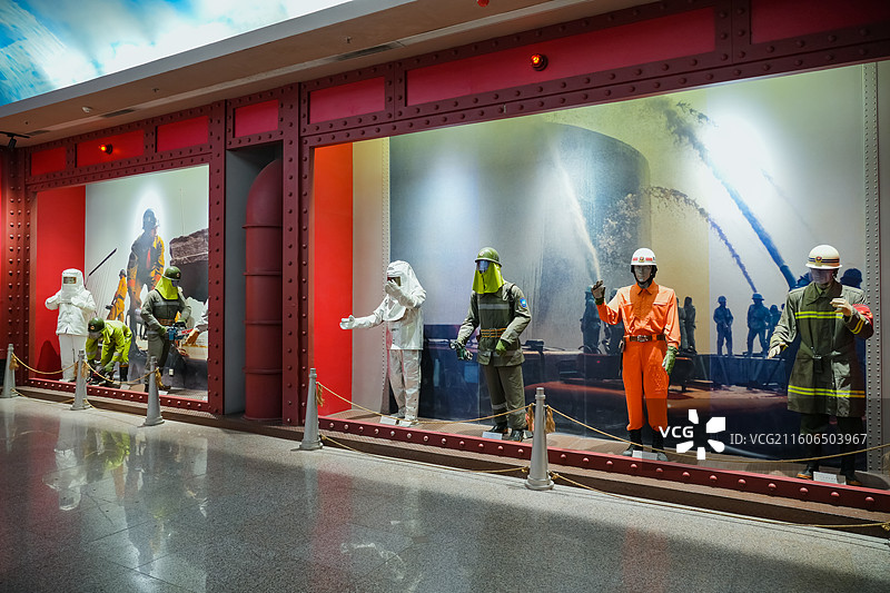 山东省青岛市青岛消防博物馆 消防服装器材展区图片素材
